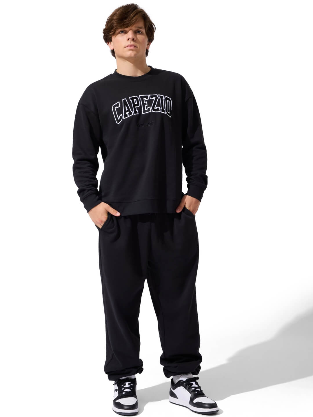 Capezio_Varsity_Sweatpants_Bla